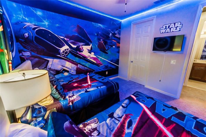 Image No.12-5 Bed Property for sale