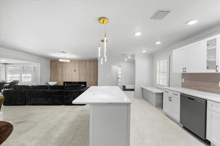 Image No.14-3 Bed Property for sale