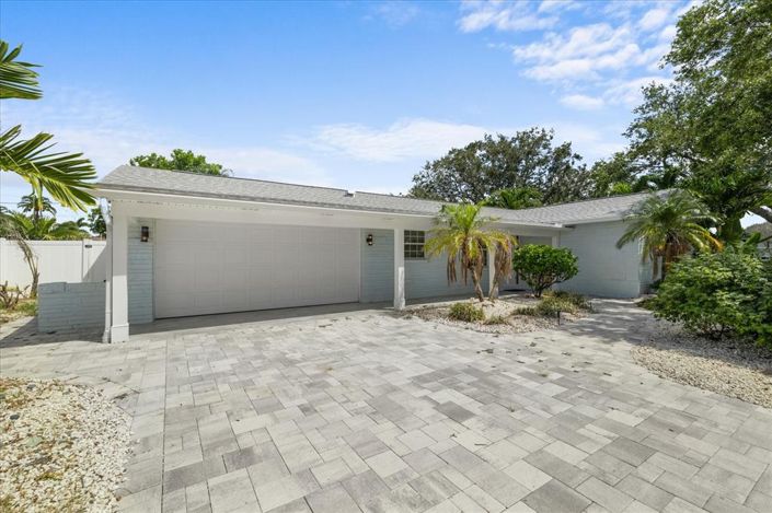 Image No.6-3 Bed Property for sale