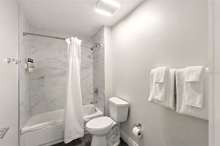 Image No.17-3 Bed Property for sale