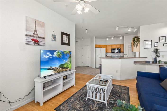 Image No.17-2 Bed Property for sale