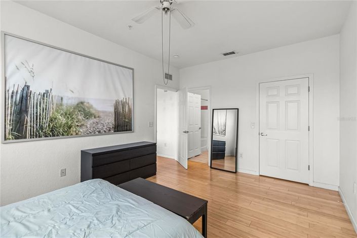 Image No.25-2 Bed Property for sale