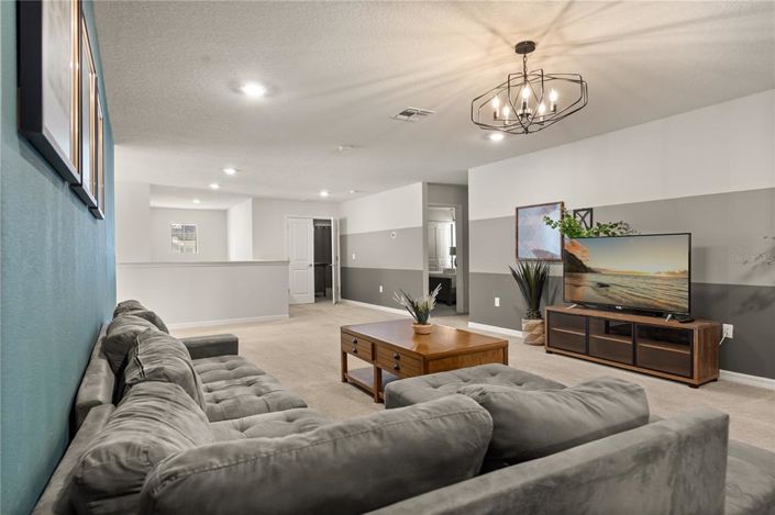 Image No.12-8 Bed Property for sale