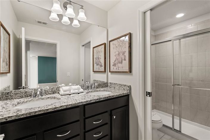 Image No.30-8 Bed Property for sale