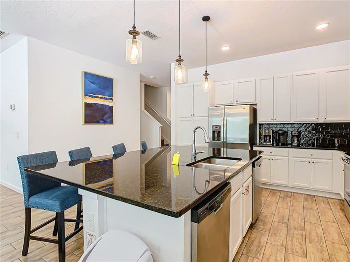 Image No.6-12 Bed Property for sale