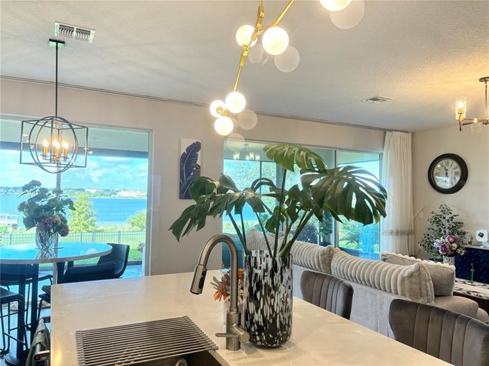 Image No.11-5 Bed Property for sale