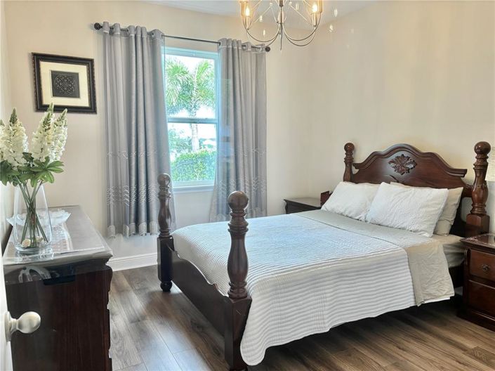 Image No.20-5 Bed Property for sale