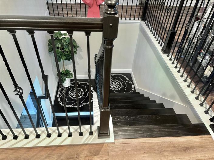 Image No.25-5 Bed Property for sale