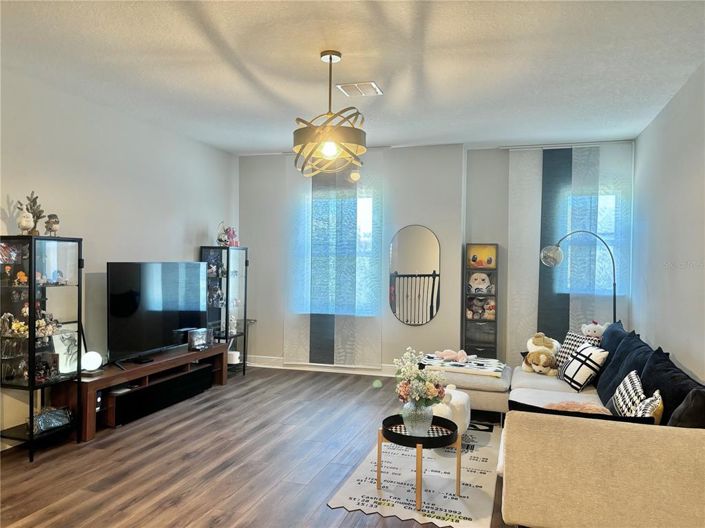 Image No.26-5 Bed Property for sale