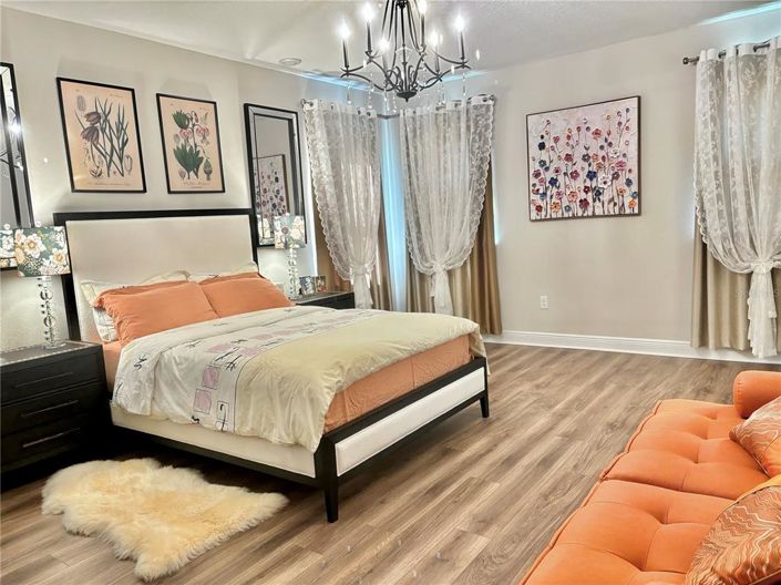 Image No.27-5 Bed Property for sale