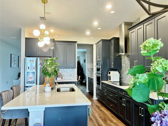 Image No.9-5 Bed Property for sale