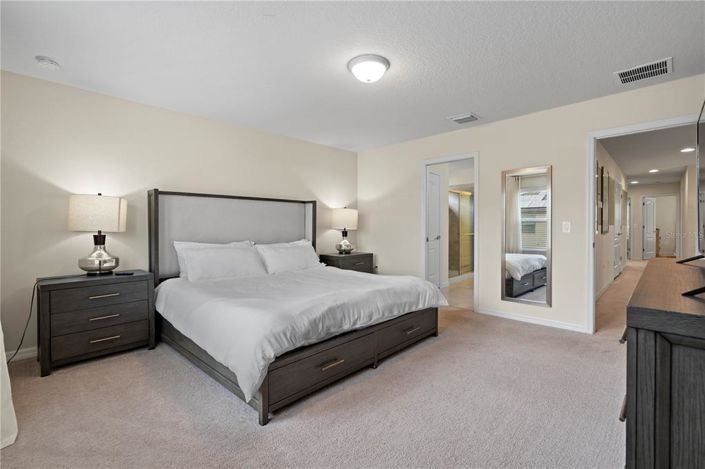 Image No.19-5 Bed Property for sale