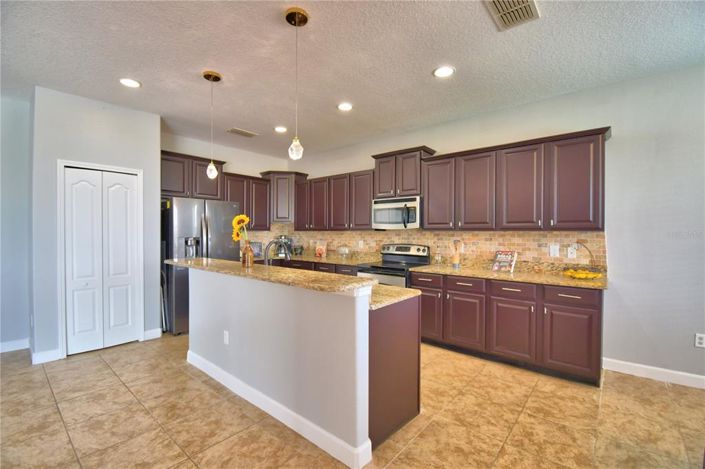 Image No.30-4 Bed Property for sale