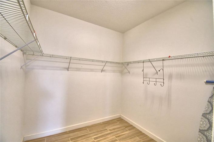 Image No.37-4 Bed Property for sale