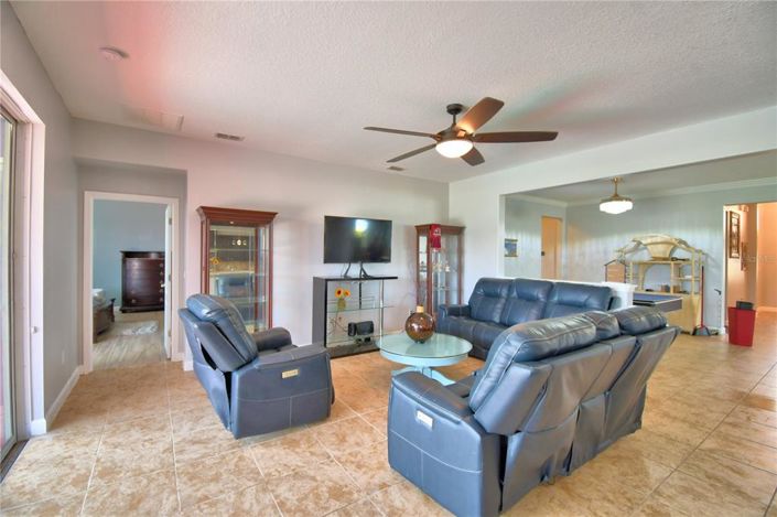 Image No.6-4 Bed Property for sale