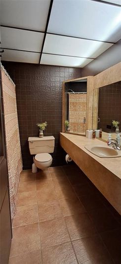 Image No.20-3 Bed Property for sale