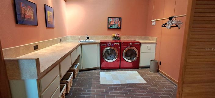 Image No.23-3 Bed Property for sale