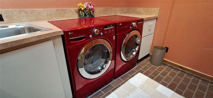 Image No.24-3 Bed Property for sale