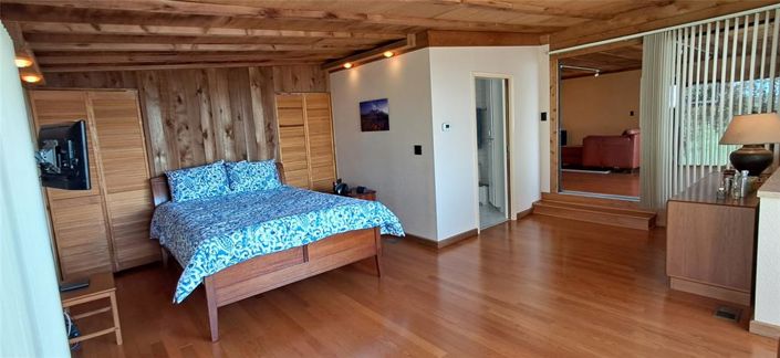 Image No.32-3 Bed Property for sale