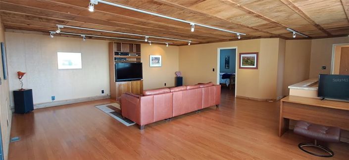 Image No.37-3 Bed Property for sale