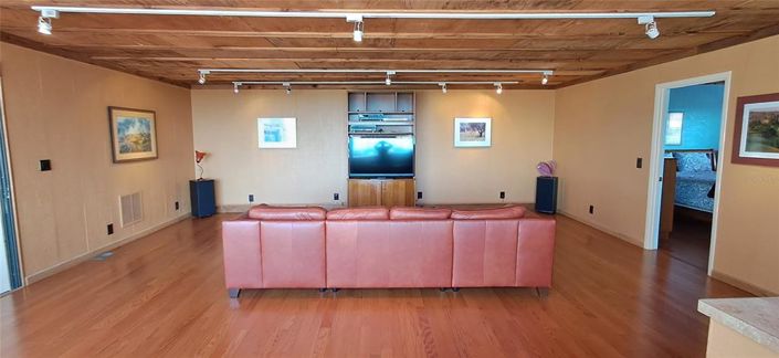 Image No.38-3 Bed Property for sale