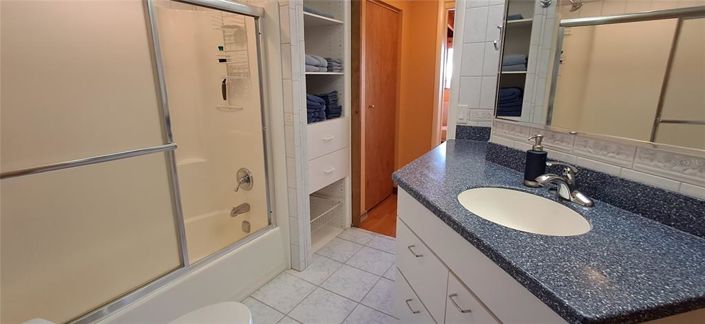 Image No.43-3 Bed Property for sale