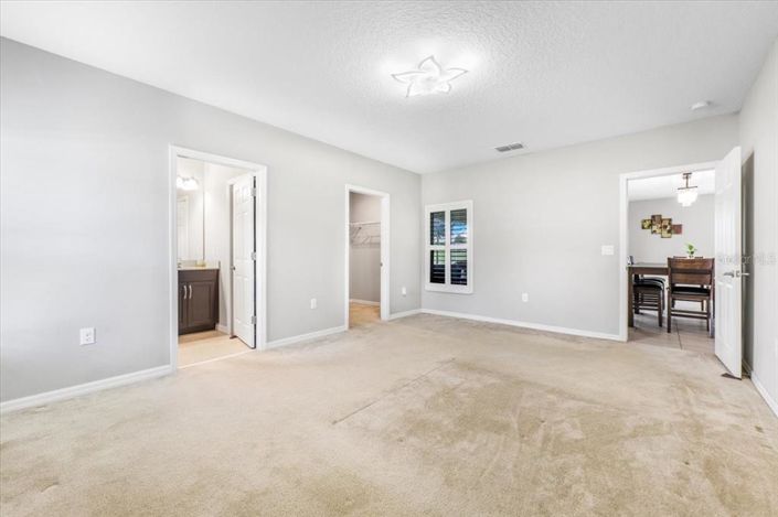 Image No.15-6 Bed Property for sale