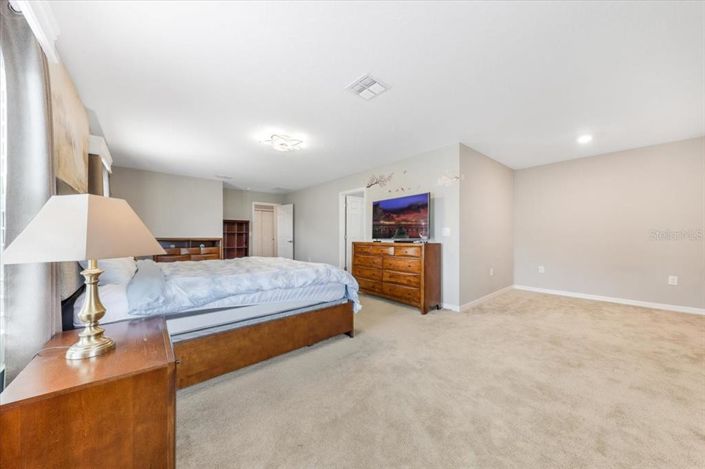 Image No.48-6 Bed Property for sale