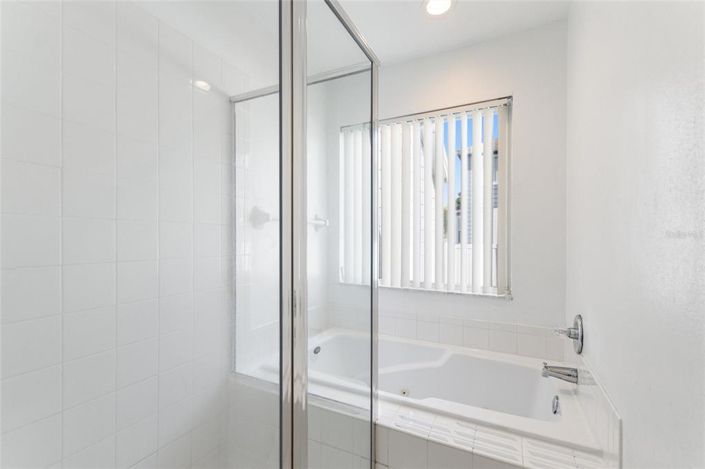 Image No.19-3 Bed Townhouse for sale