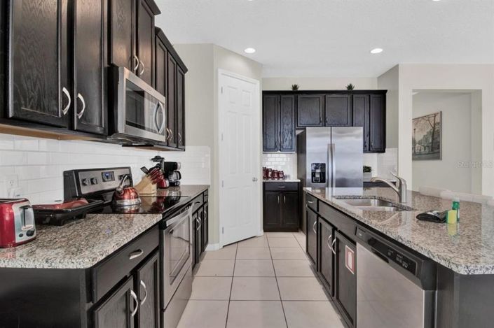 Image No.12-4 Bed Property for sale