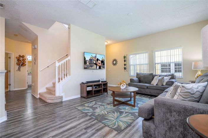 Image No.17-4 Bed Townhouse for sale