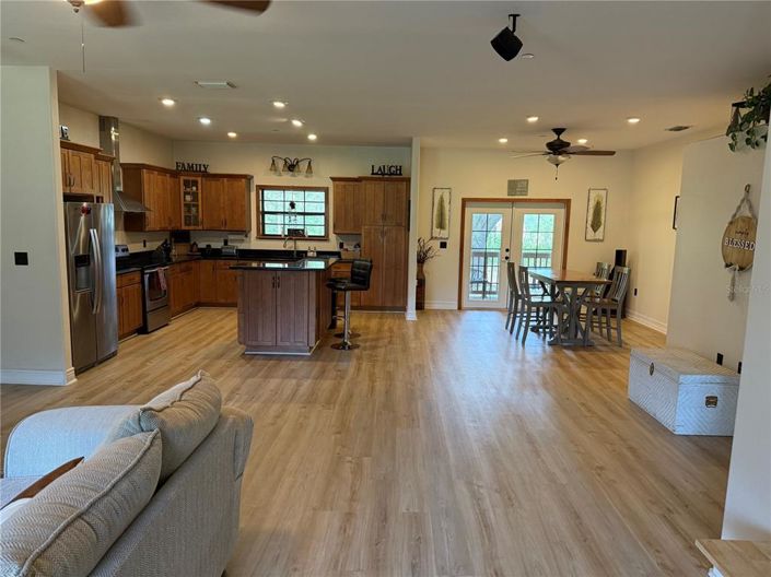 Image No.23-3 Bed Property for sale