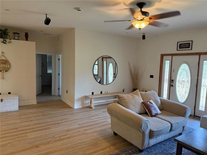 Image No.25-3 Bed Property for sale