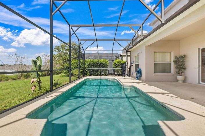 Image No.12-5 Bed Property for sale