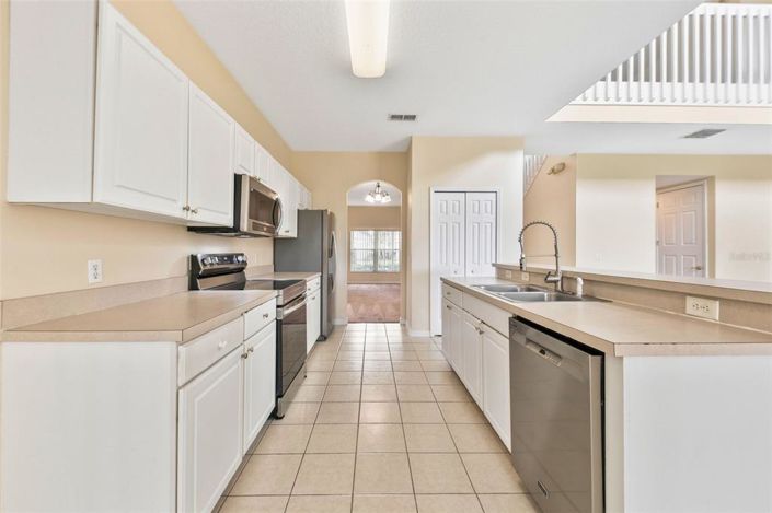 Image No.14-5 Bed Property for sale