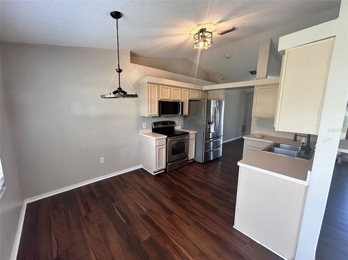 Image No.6-4 Bed Property for sale