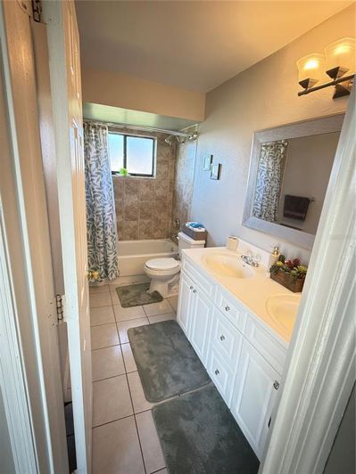 Image No.12-4 Bed Property for sale