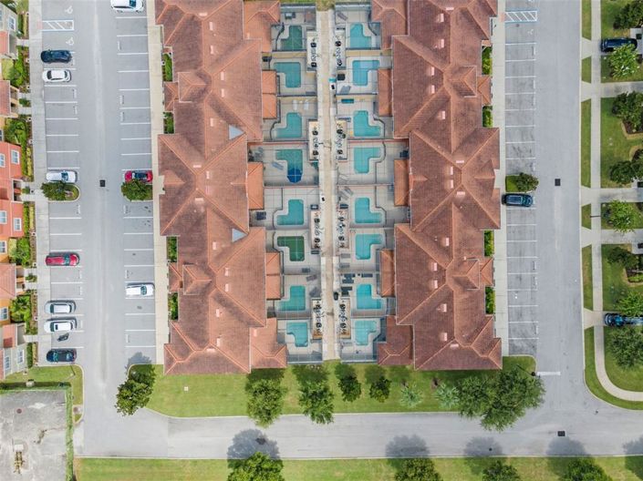 Image No.28-5 Bed Townhouse for sale