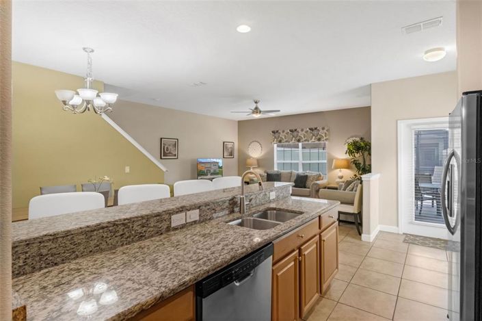 Image No.9-5 Bed Townhouse for sale