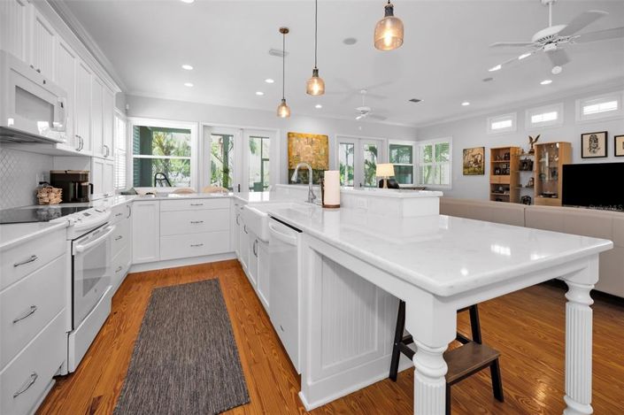 Image No.28-2 Bed Property for sale