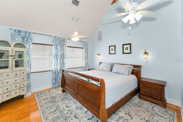 Image No.43-2 Bed Property for sale