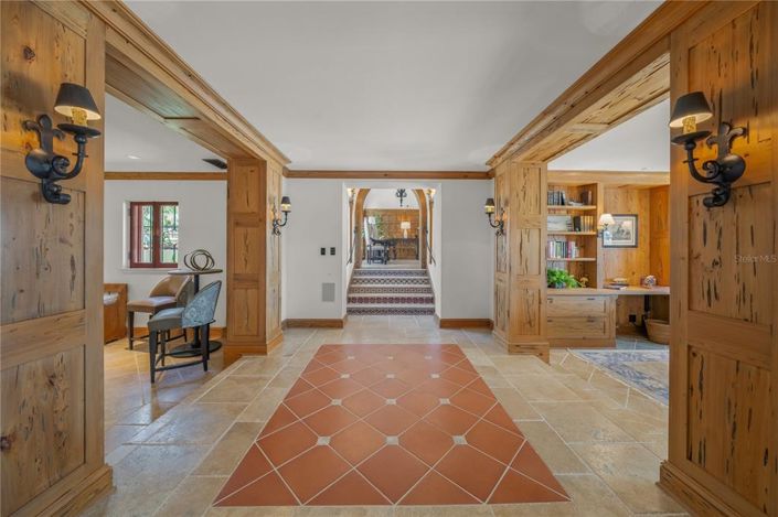 Image No.16-5 Bed Property for sale