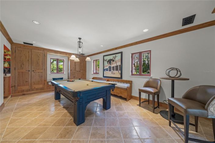 Image No.17-5 Bed Property for sale