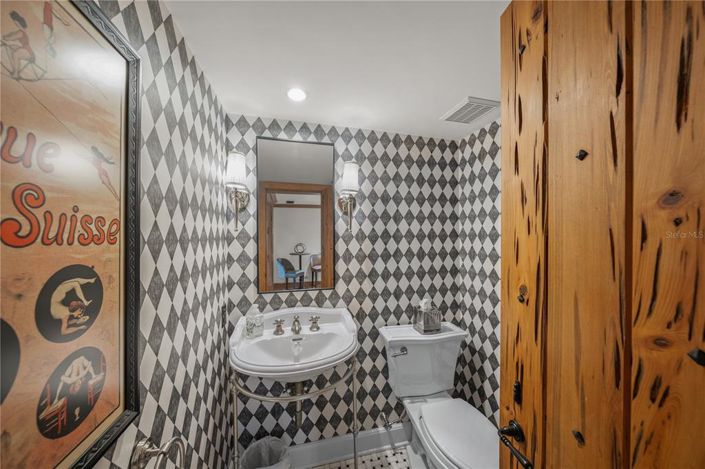 Image No.18-5 Bed Property for sale