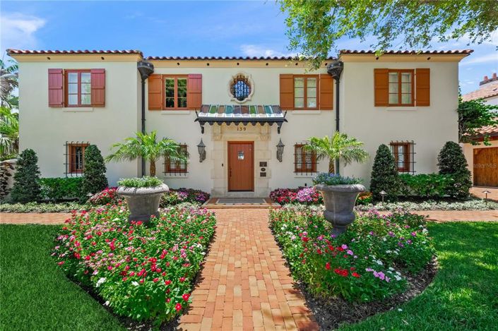 Image No.2-5 Bed Property for sale