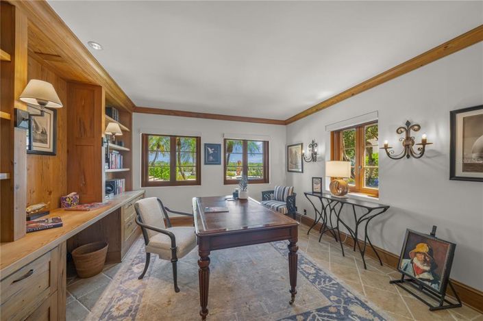 Image No.21-5 Bed Property for sale