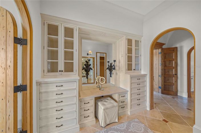 Image No.26-5 Bed Property for sale