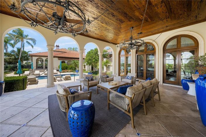 Image No.30-5 Bed Property for sale