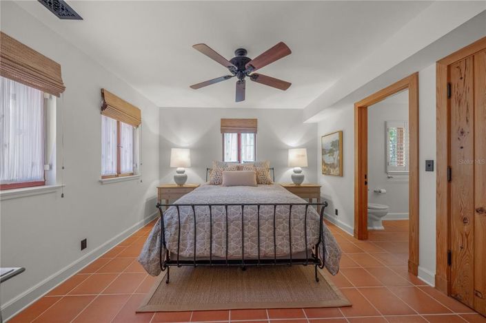 Image No.31-5 Bed Property for sale