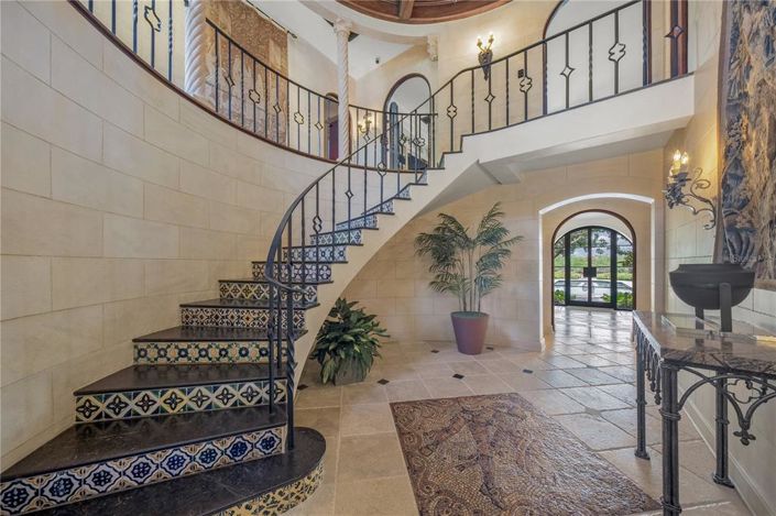 Image No.34-5 Bed Property for sale